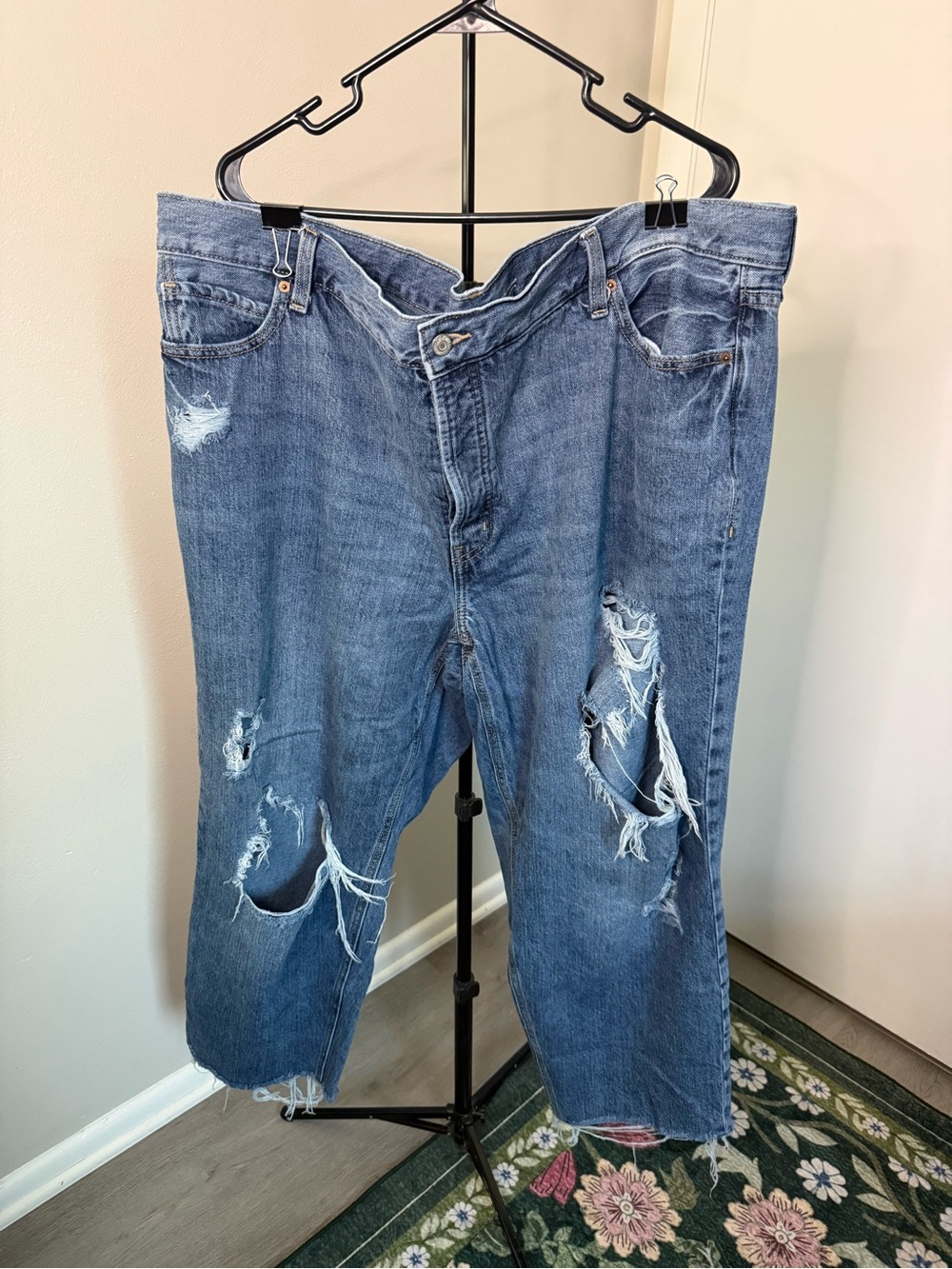 Old Navy High Rise Slouchy Straight Jean - 22